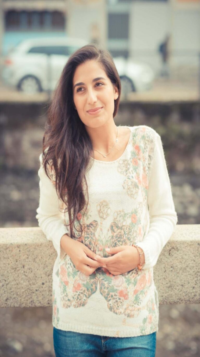 Kavita Singhla (Tour Expert)